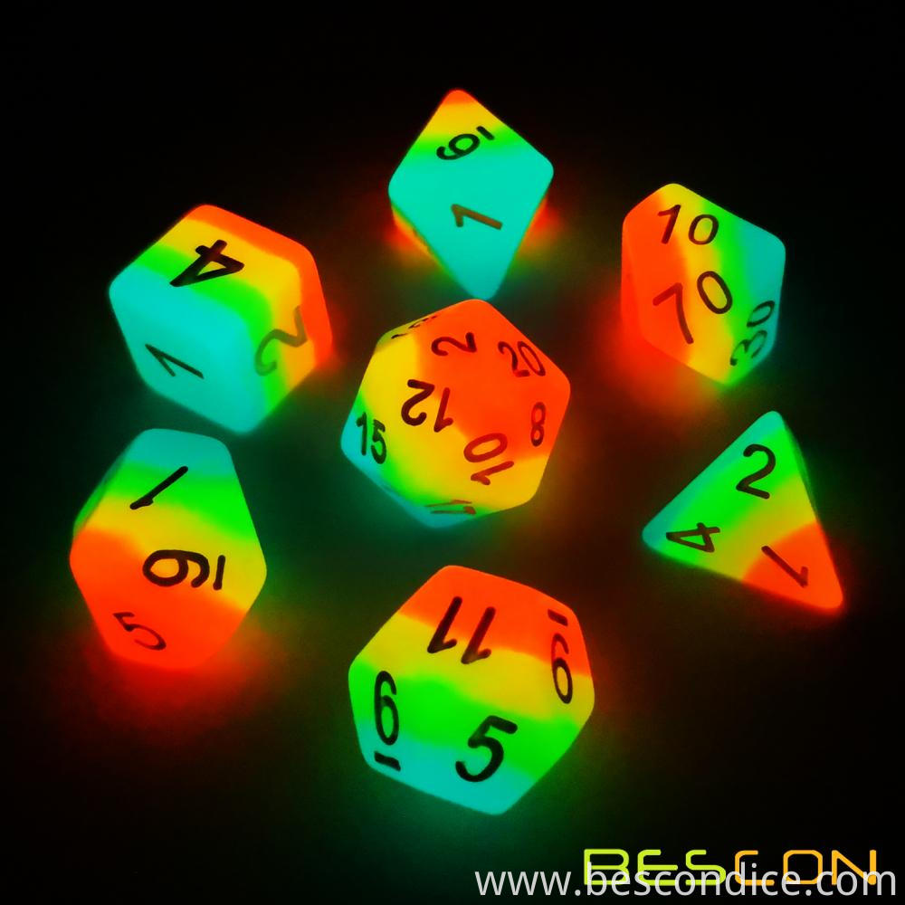 Rainbow Glowing Polyhedral Dice 7pcs 2